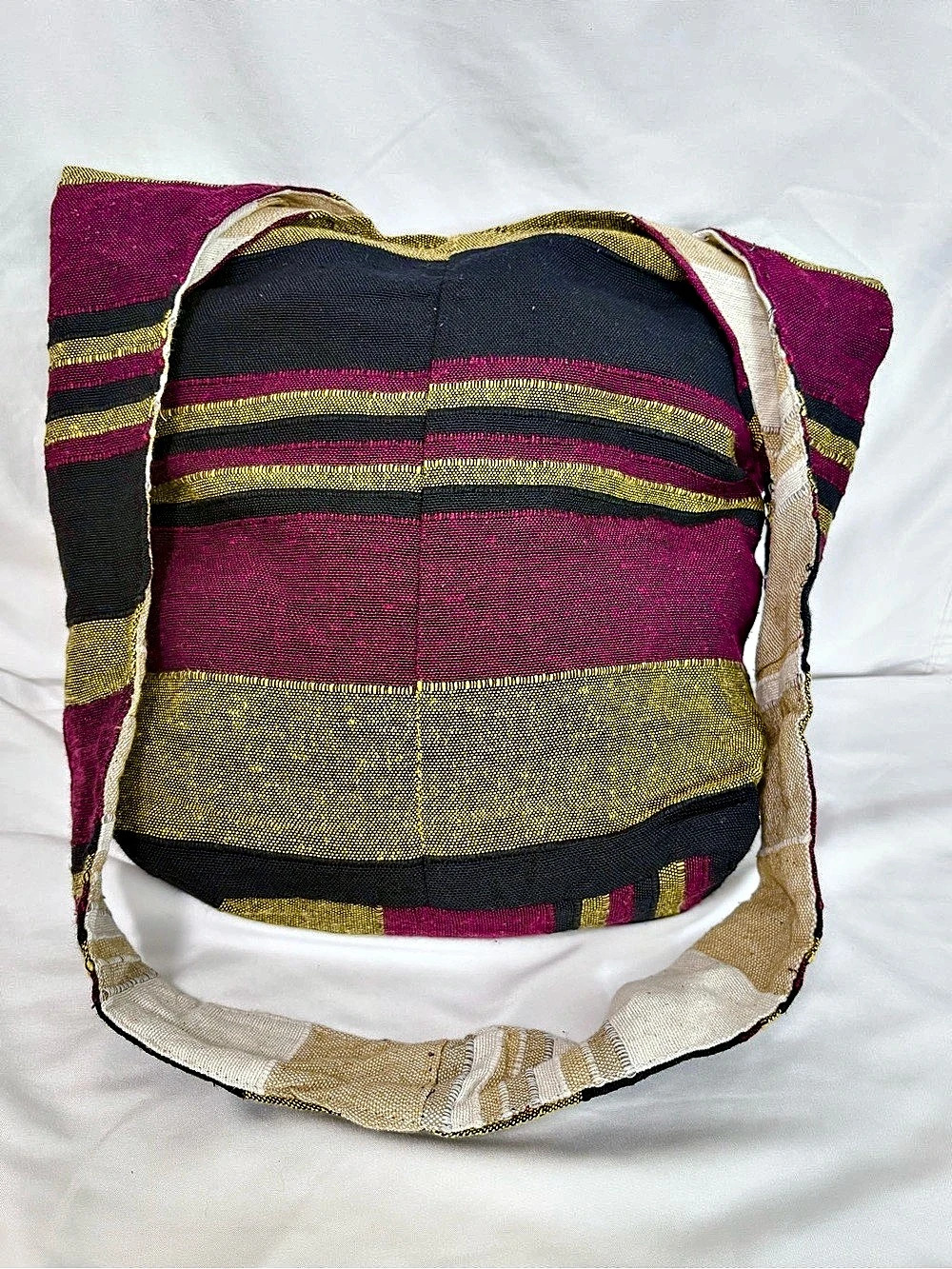 Reversible cross body bag